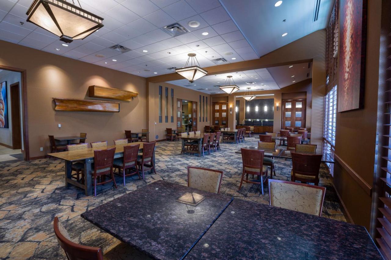 Doubletree By Hilton Bay City - Riverfront Exterior photo